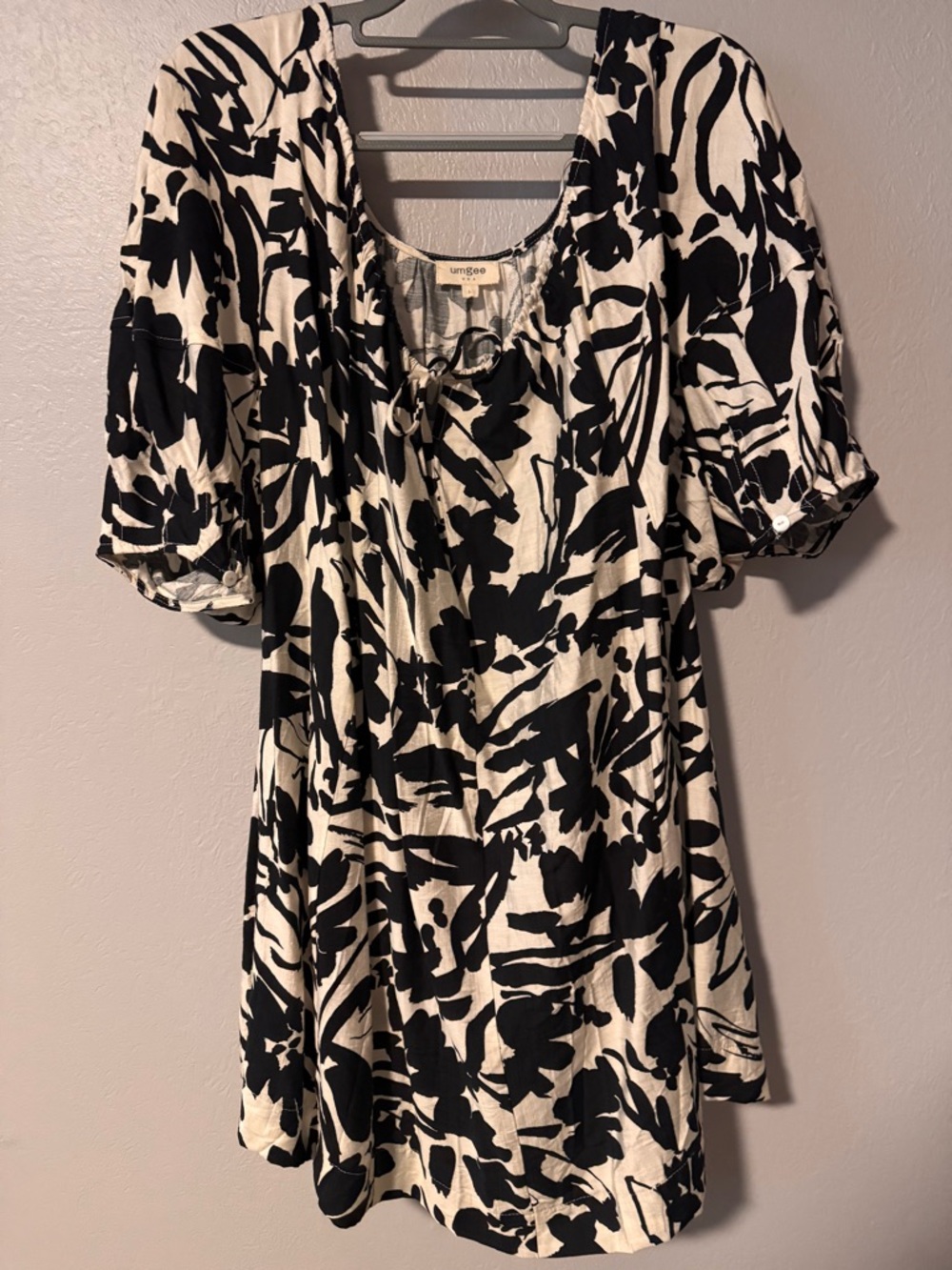 Umgee Black & Cream Abstract Floral Tunic